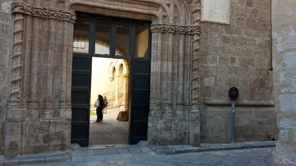 Zagarellai Apartment Alla Kalsa Fast Wi-Fi Palermo Luaran gambar