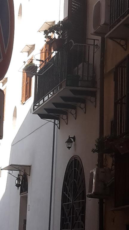 Zagarellai Apartment Alla Kalsa Fast Wi-Fi Palermo Luaran gambar